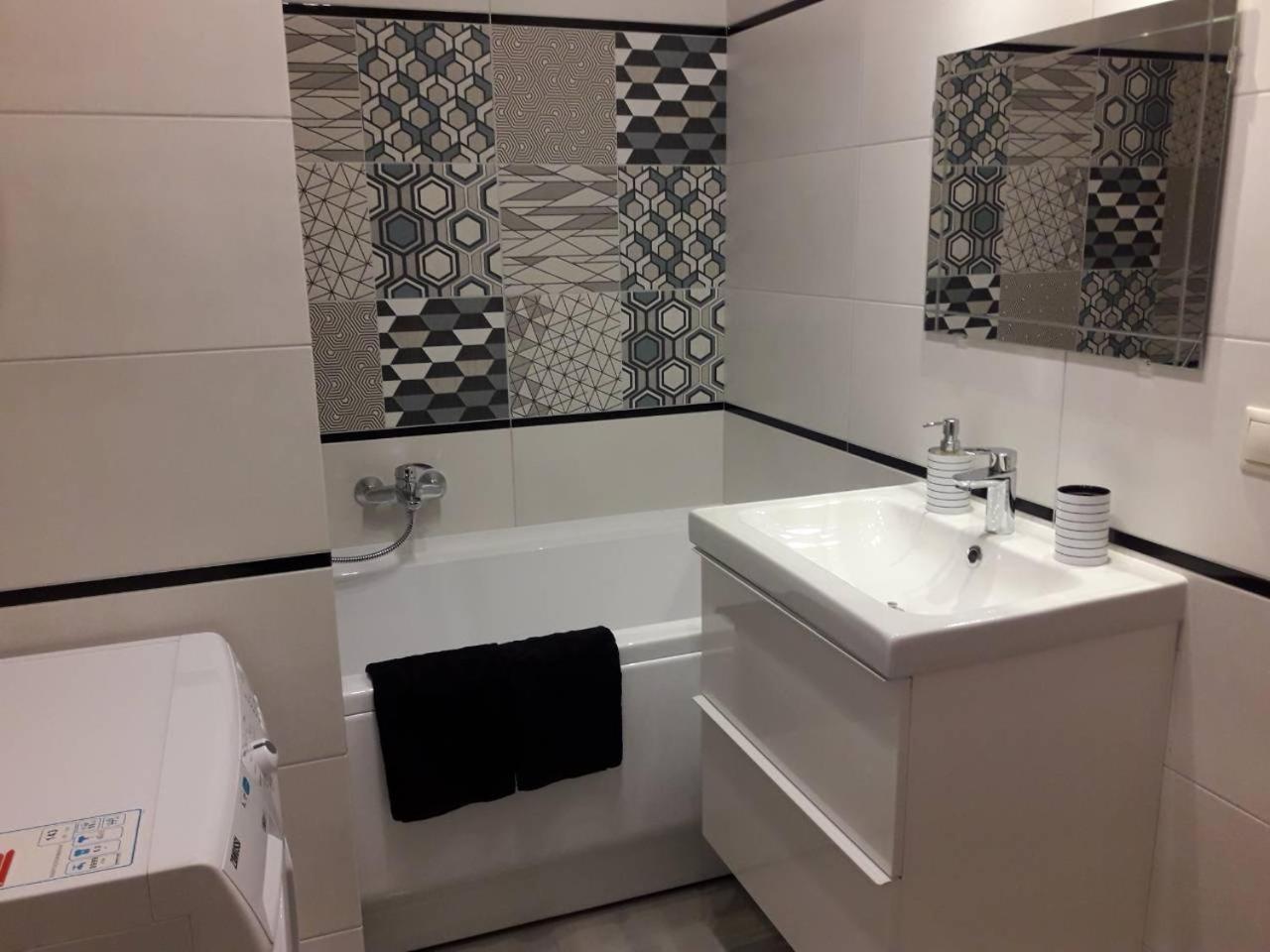 Comfort Apartment On Bogdanivska Street 7B كييف المظهر الخارجي الصورة